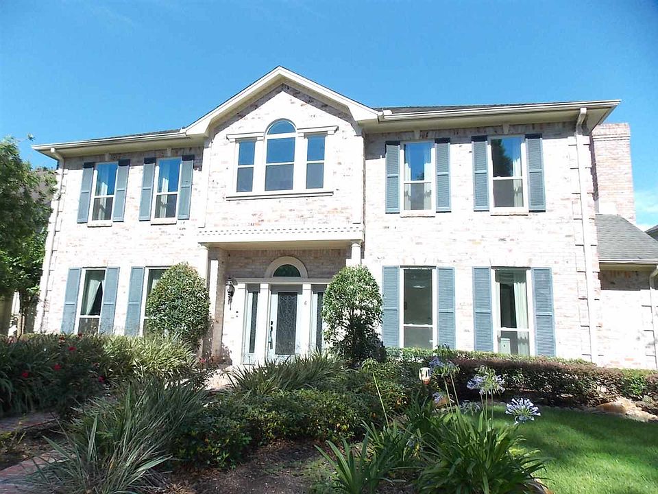 1st image of 6 Bellchase Gardens Dr