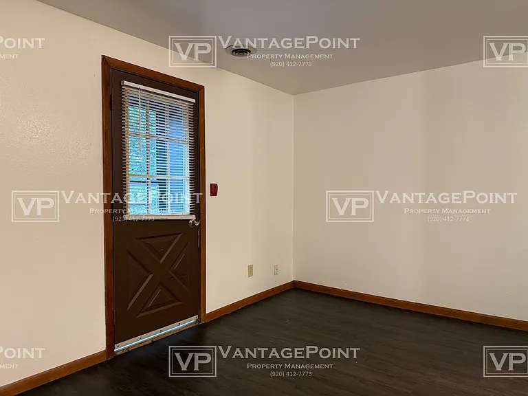 417 Dousman St #7 — Photo 7