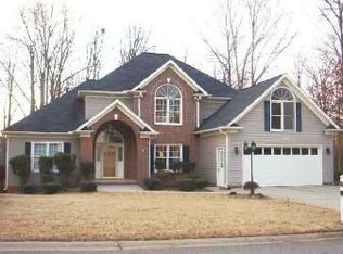 2 Meadow Springs Ln, Greer, SC 29650