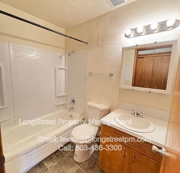 2510 NW Van Buren Ave #6 — Photo 13