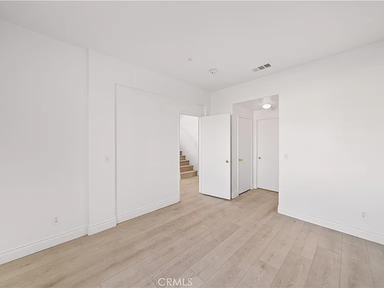 6766 Royal Crest Ct — Photo 28