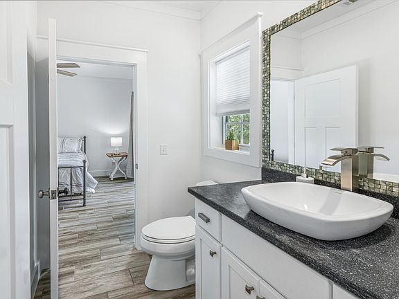 4th image of 132 Chelsea Pl