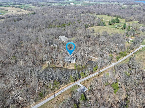 3rd image of 207 Kennedy Rd