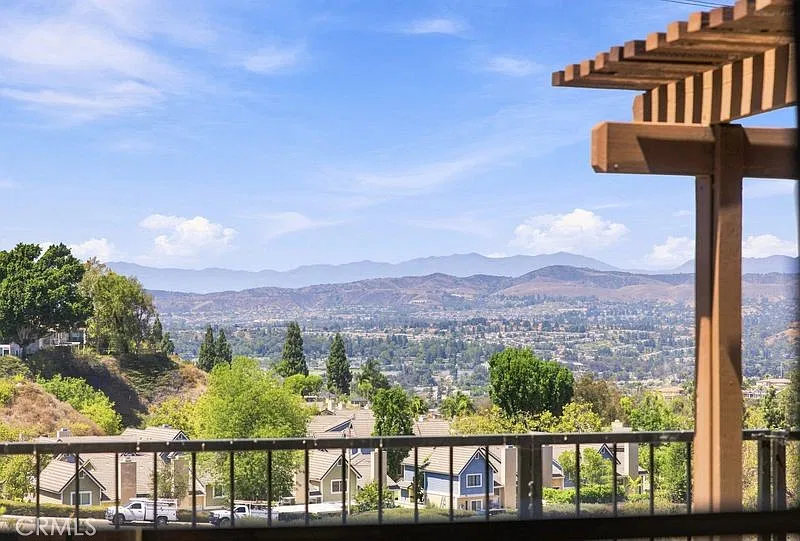 2 bed, 2.5 bath, 1286 sqft, $3,800 — Photo 1