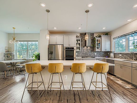 4th image of 7588 Warburg Way