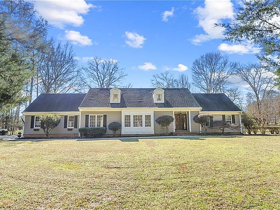 3rd image of 264 Bellemont Dr SW