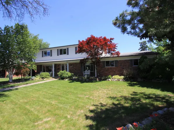 32310 Coventry Pl, Warren, MI 48093