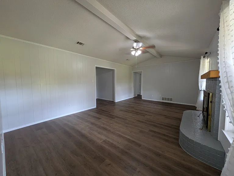 2305 Stockbridge Ct — Photo 11