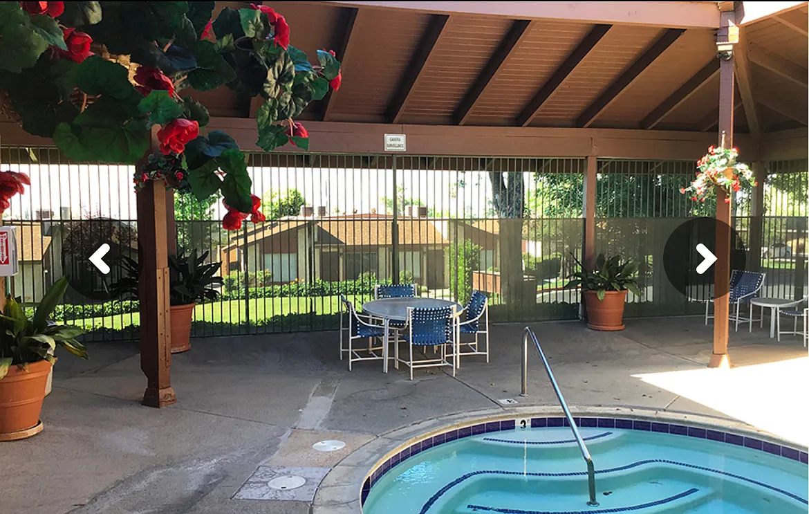 1342 Vista Serena Ave — Photo 3