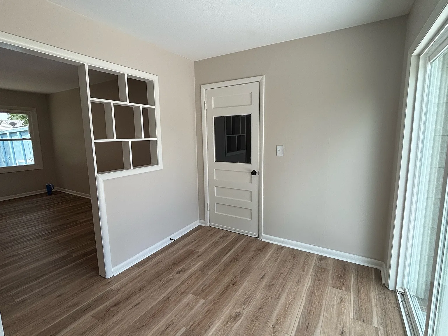 1326 Crowley Street East - 1 — Photo 4