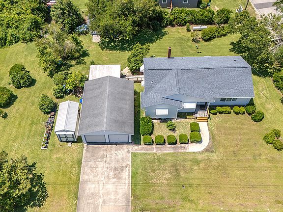 4th image of 123 Crescent Drive