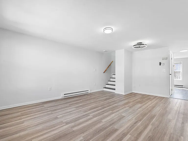 466 Pacific Ave — Photo 5