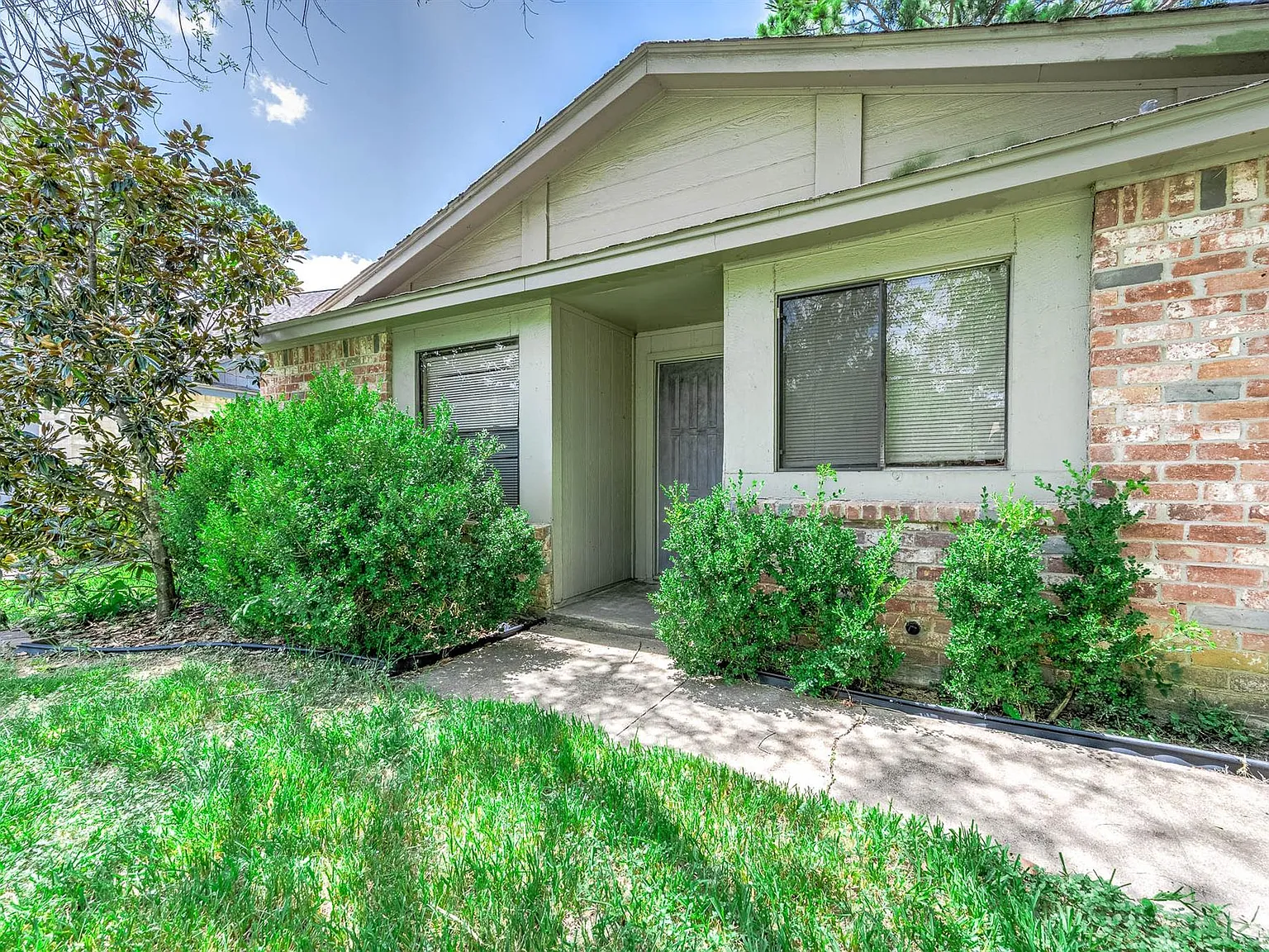 3 bed, 2.0 bath, 1418 sqft, $1,800 — Photo 3