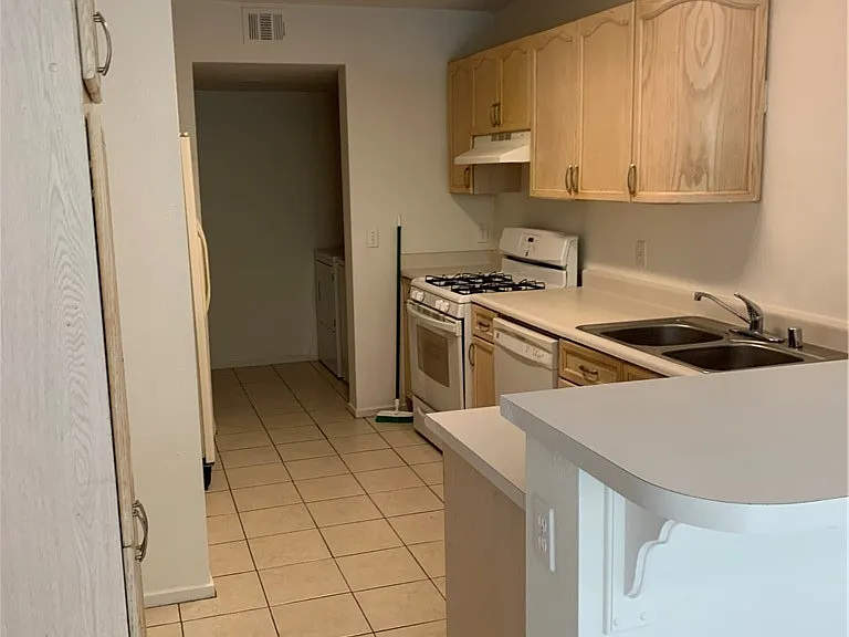 7617 Allerton Ave — Photo 11