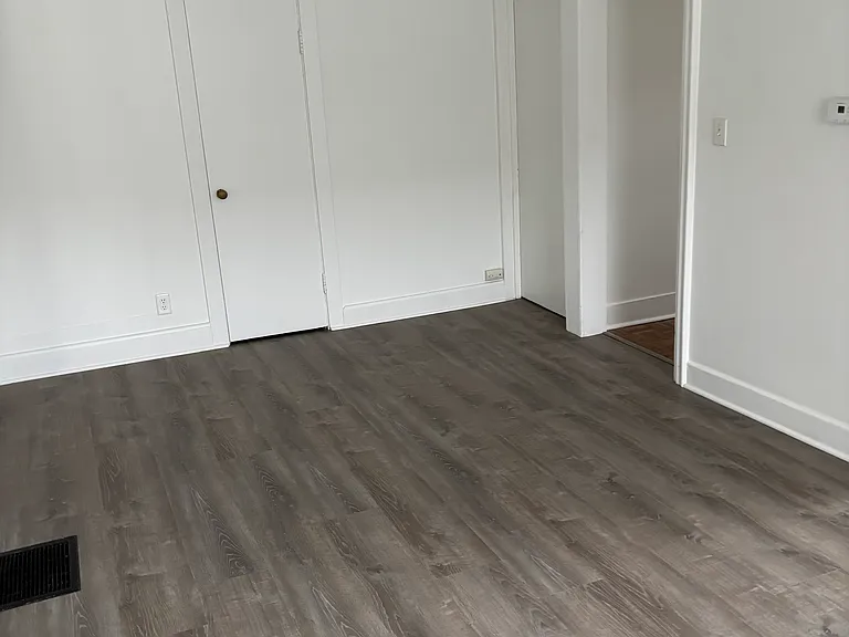 322 W Washington St — Photo 9