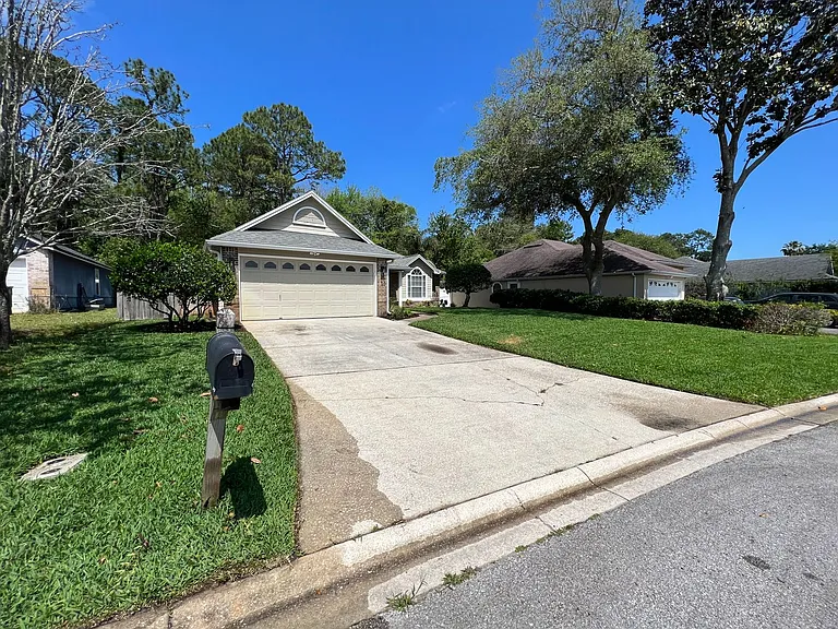 12369 Burgess Hill Dr — Photo 3