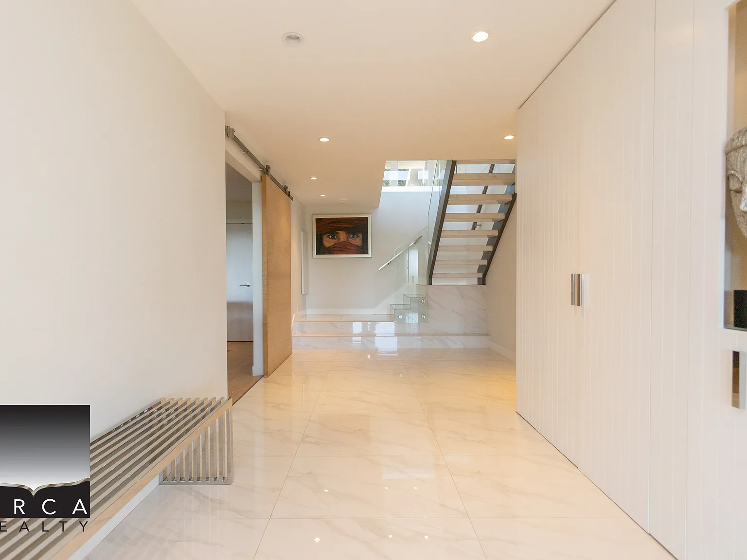 3305 Westmount Rd, West Vancouver — Photo 2