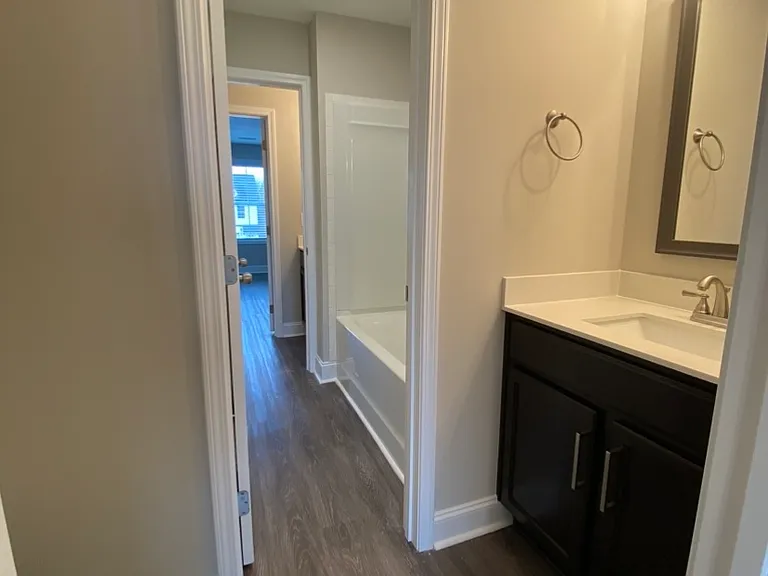 1032 Glenkirk Dr — Photo 7