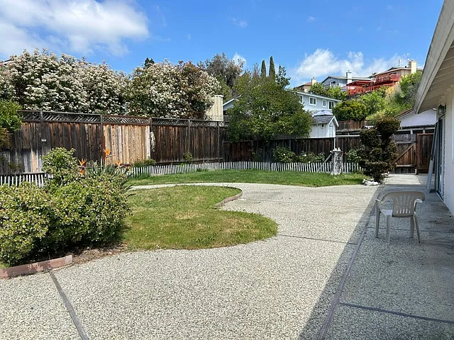 349 Appian Way — Photo 7