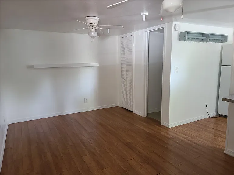 410 N Avenue D — Photo 6