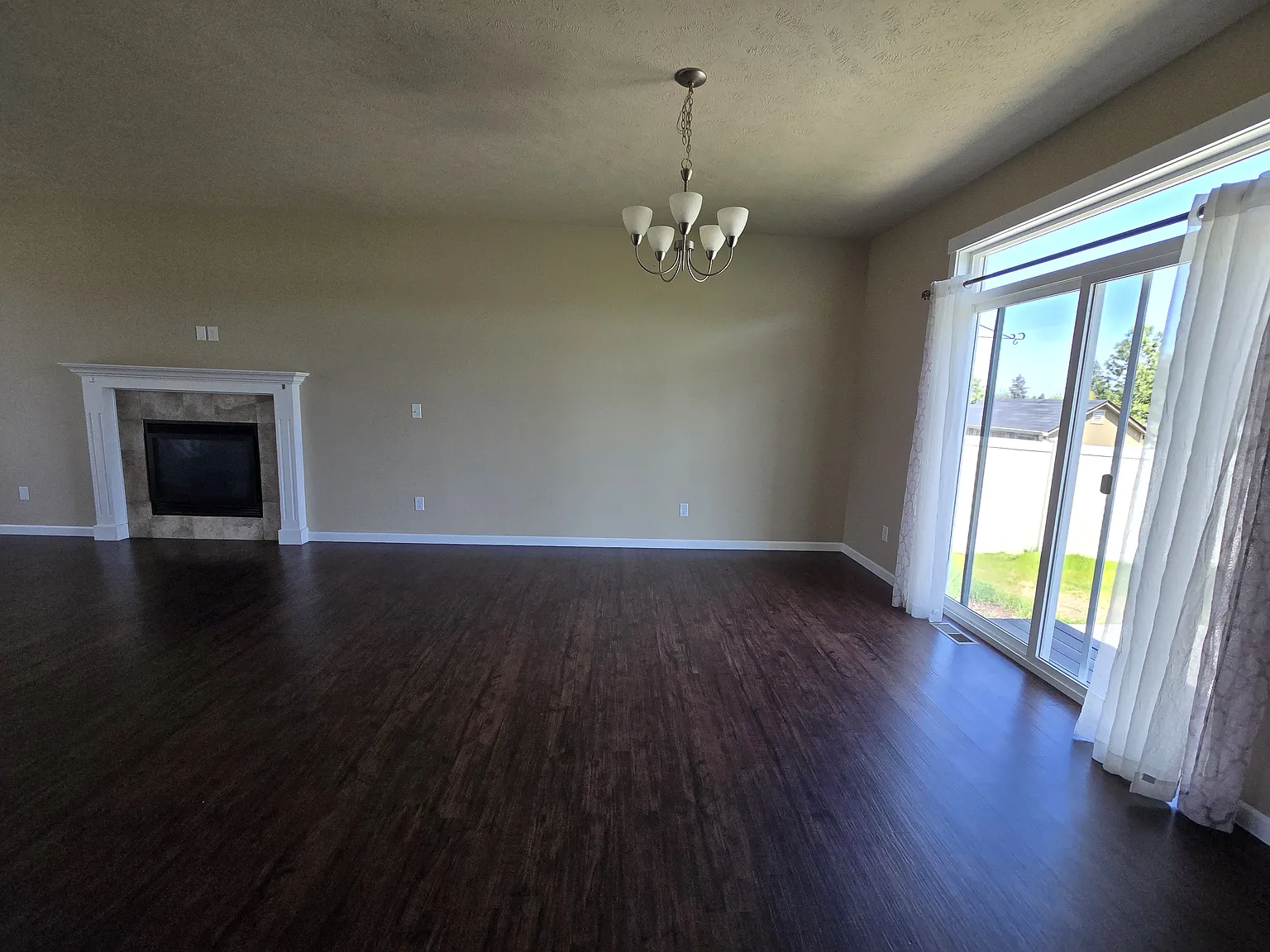 4 bed, 2.5 bath, 1782 sqft, $2,850 — Photo 4