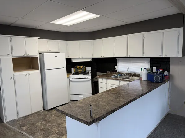 101 Wealthy Rd, Hebron, IN 46341