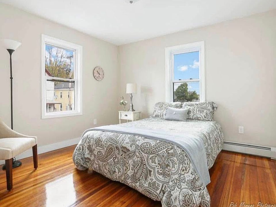1st image of 516 River St
