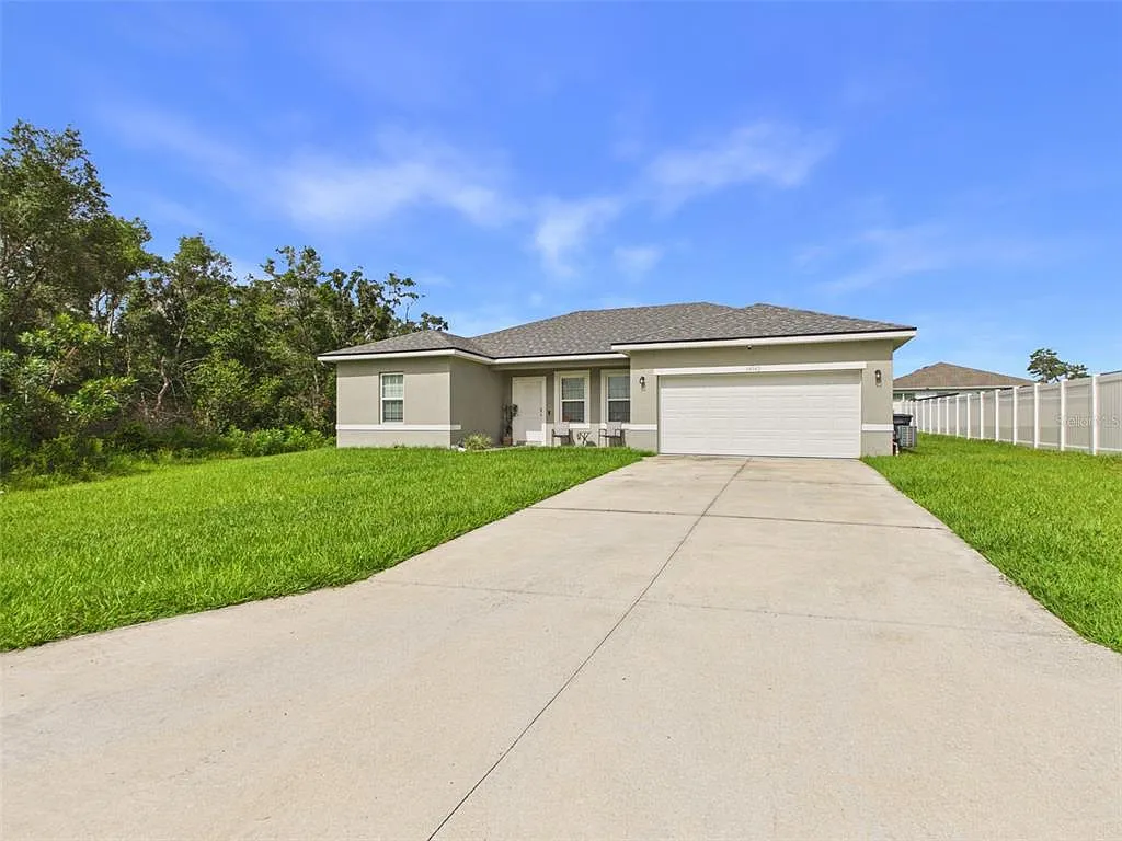 4 bed, 2.0 bath, 1578 sqft, $1,900 — Photo 1