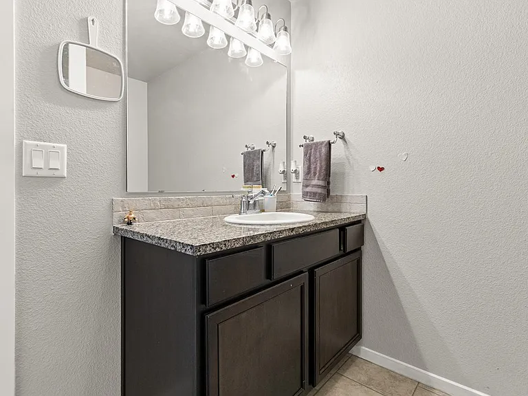 9407 Ratliff Ridge Ave — Photo 20