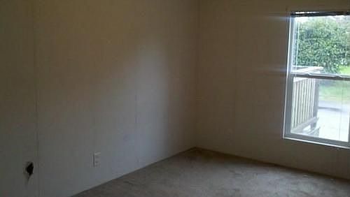 5th image of 109 Olive St