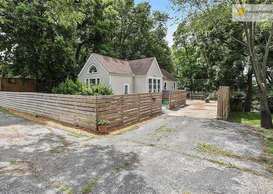 Welcome Home to 1217 W. 75th Street, Kansas City MO
