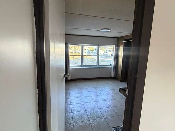 4th image of 287 Buffalo Way