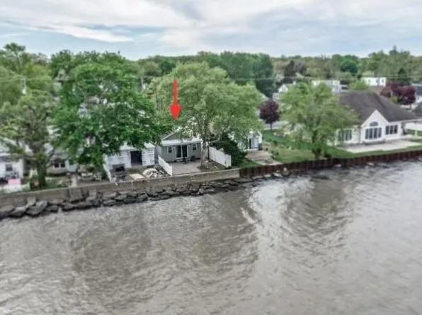 91 N River Dr, Pennsville, NJ 08070