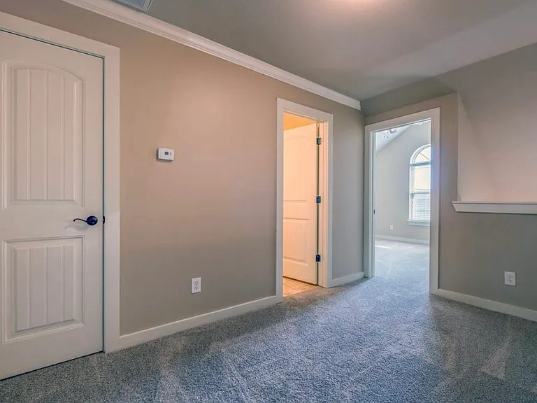 102 Venezia Ln — Photo 21