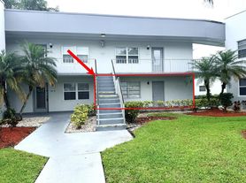 586 Normandy Ln, Delray Beach, FL