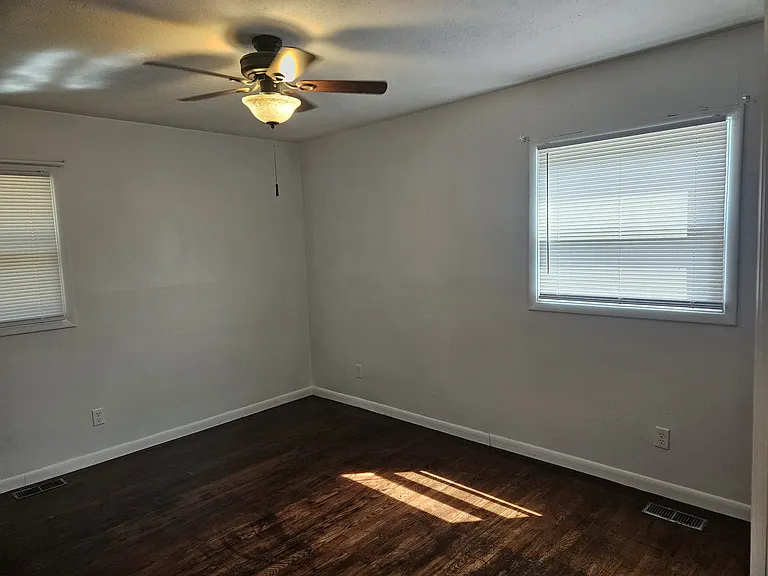619 Berwick Dr — Photo 15