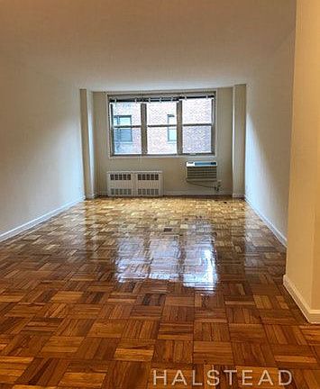 5th image of 222 E 19th St APT 5J