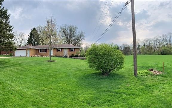 Panorama of the house from the dead end, showing the large park to the south