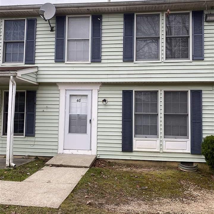 1st image of 48 Theresa Ct #48
