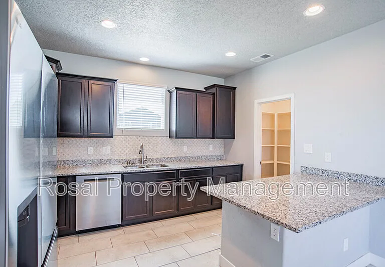 933 Northern Blvd NE — Photo 7