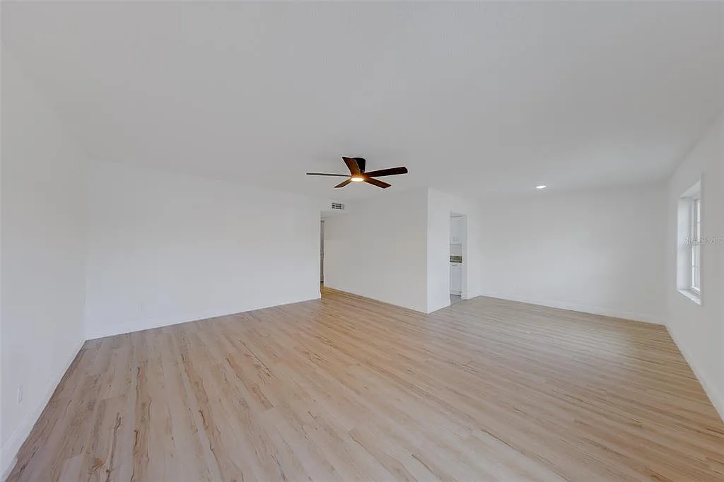 2 bed, 1.0 bath, 960 sqft, $1,500 — Photo 3