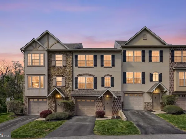 110 Valley Dr #110, Red Lion, PA 17356