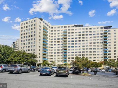 10201 Grosvenor Pl APT 1205, Rockville, MD, 20852