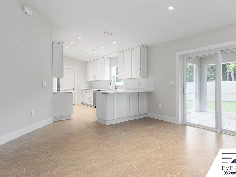 12 Walt Pl — Photo 14