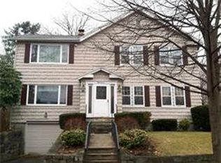 57 Pentucket Ave, Lowell, MA 01852