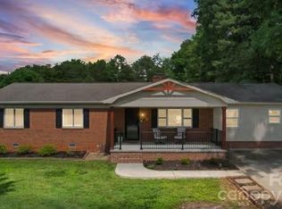 138 Shumaker Dr, Statesville, NC 28625