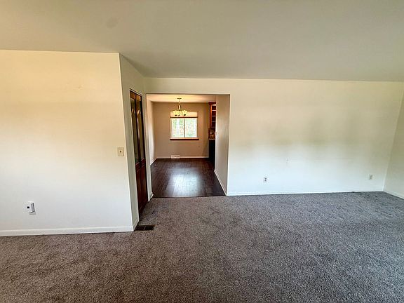 3rd image of 3126 W 5th St