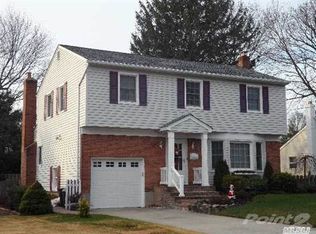 11 Beatrice Ave, Syosset, NY 11791