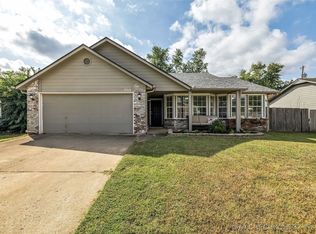 8614 E 133rd St S, Bixby, OK 74008