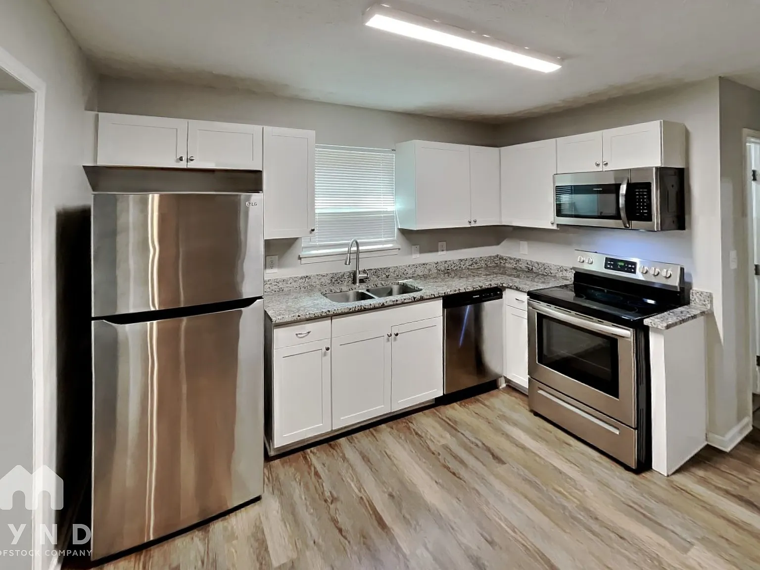 3 bed, 2.0 bath, 1768 sqft, $1,930 — Photo 3